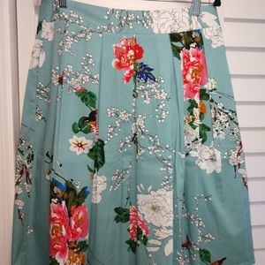 Vintage, A-line Midi pleated floral skirt with pockets, size L